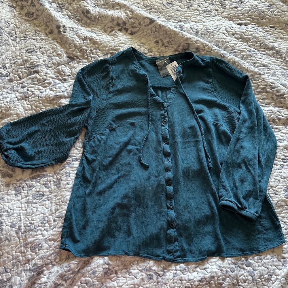 Torrid Blouse - Picture 2 of 6
